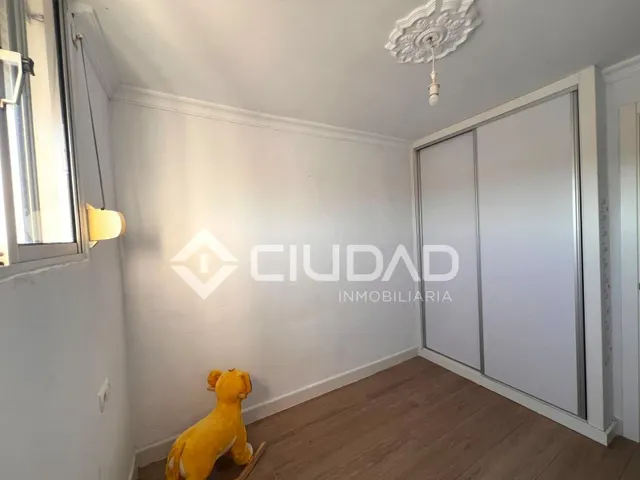Piso reformado en Bda. Los Ángeles - Barrio Alto — 17