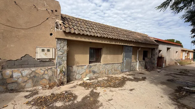 Venta de casa de campo con terreno en Baños y Mendigo. — 13