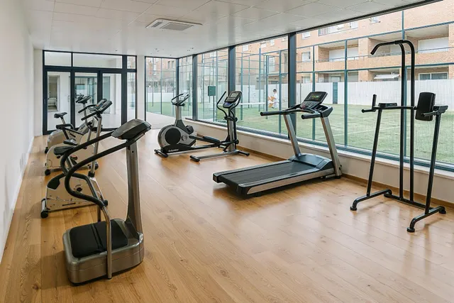 APARTAMENTO ESQUINERO CON TERRAZA Y GARAJE EN COMPLEJO RESIDENCIAL CON PISCINA Y ZONAS COMUNITARIAS — 27