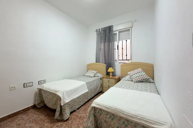 Magnifico bungalow de planta baja con piscina comunitaria y zonas verdes — 12