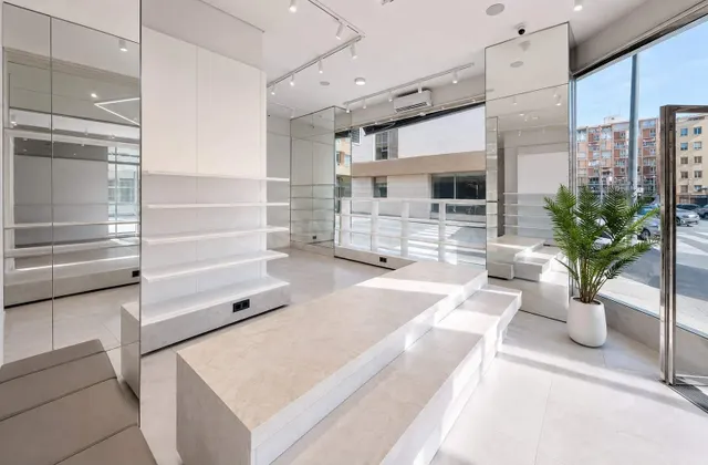 Local comercial en alquiler en pleno centro – Disponible des - foto 5