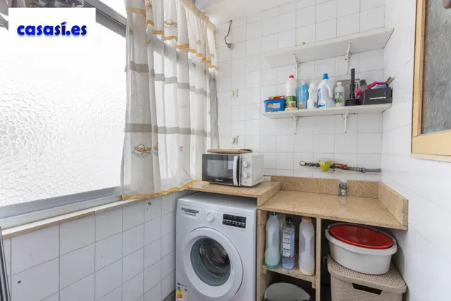 Piso de 3 dormitorios en calle milán, zaidín | muy luminoso y con gran potencial — 24