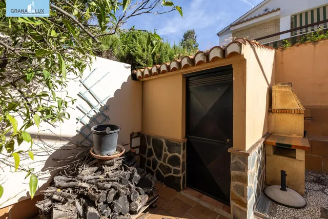 Estupendo chalet independiente en Cájar — 44
