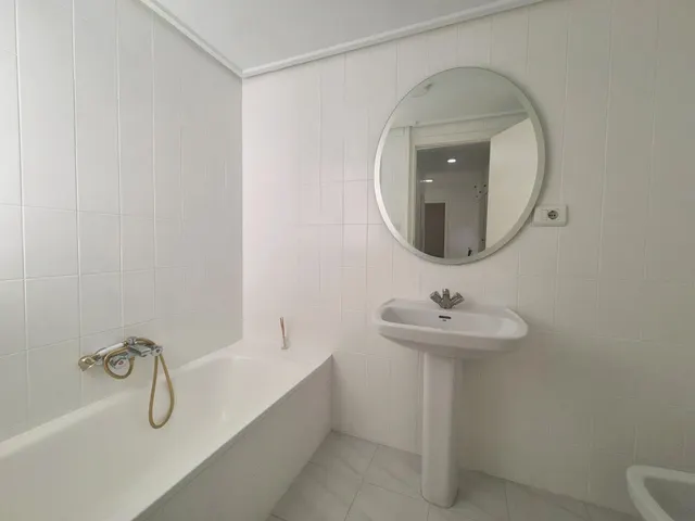 Amplia y luminosa casa reformada en zona llombai, Burriana — 29
