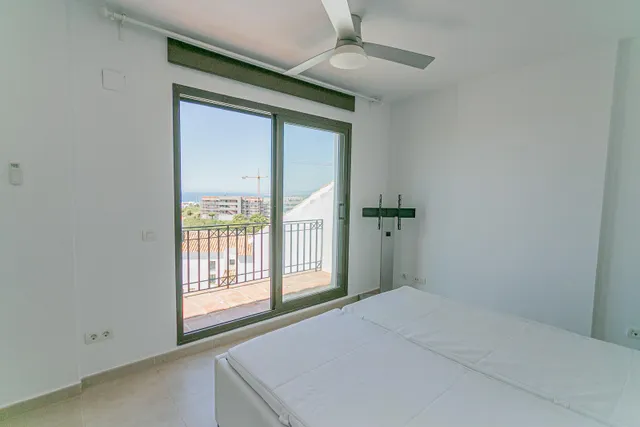 Precioso Atico Triplex de 4 dormitorios en Altos de los Monteros en perfecto estado — 9