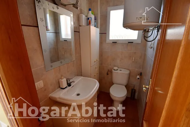 CHALET PAREADO CON TERRAZA Y GARAJE JUNTO A LA PLAYA — 37