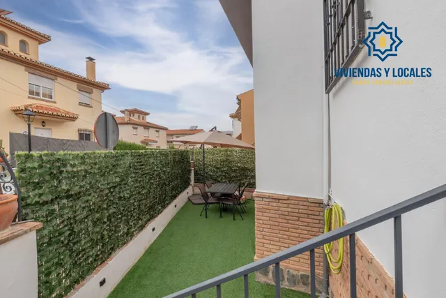 Encantadora Casa Reformada en Ogijares con Vistas y Espacios para Disfrutar — 37