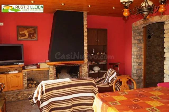 Casa con jardín y ascensor en Les Piles. - foto 4