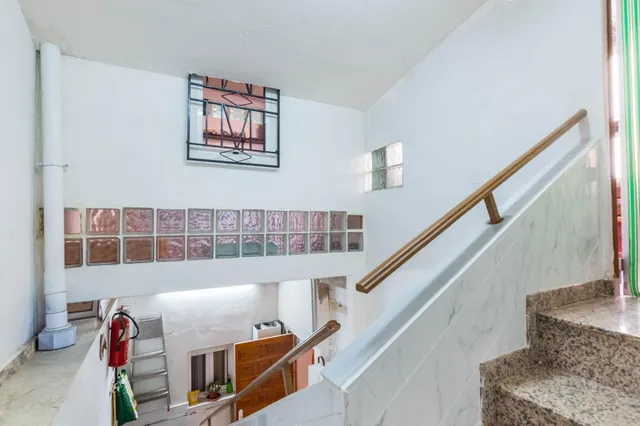 Casa con garaje, terraza y mucho potencial en los ramos — 24
