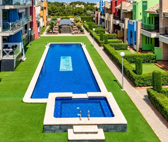 Lomas cabo roig 2 habs dando a piscina + garaje 219.900 — 17