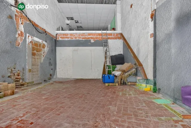 Local comercial de 188 m2 en Calle Mar Báltico, Torrevieja: espacio, ubicación y potencial para dos negocios — 16