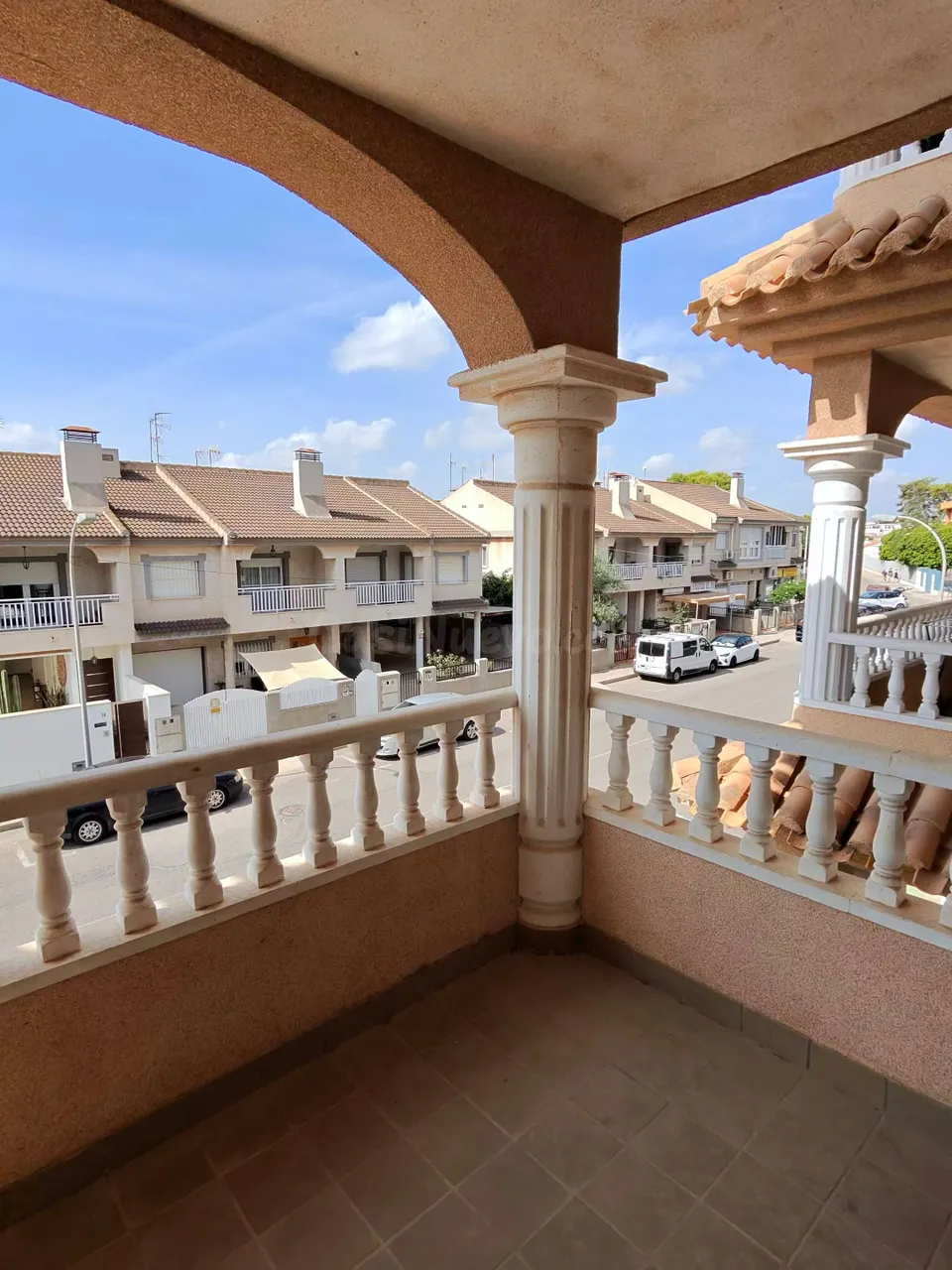 Piso de 3 dormitorios con garaje, terraza y ascensor en San Javier