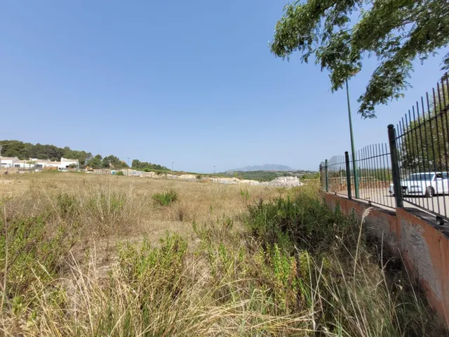 Terreno edificable con proyecto y permiso de obra vigente en Sant Esteve Sesrovires — 3