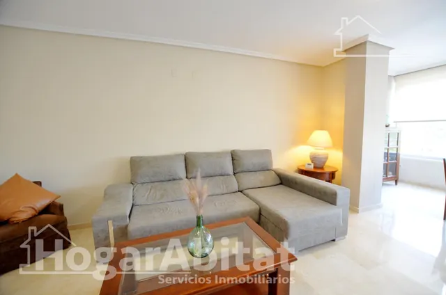 EN RESIDENCIAL CON PISCINA Y GARAJE CERCA DEL MAR — 28