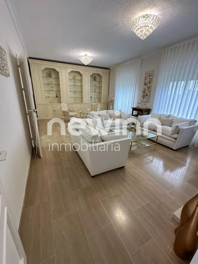 Magnífico Chalet de una planta - foto 3