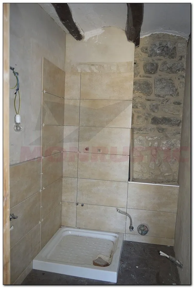 CASA DE PIEDRA ESQUINERA DE 257 M2 PRCTICAMNTE REFORMADA DE PIEDRA, 3 DORMITORIOS SUITES. — 35