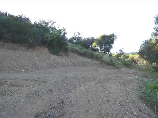 CALONGE: Parcela de 883 m2. Urbanización Mas Pere. La mas nu