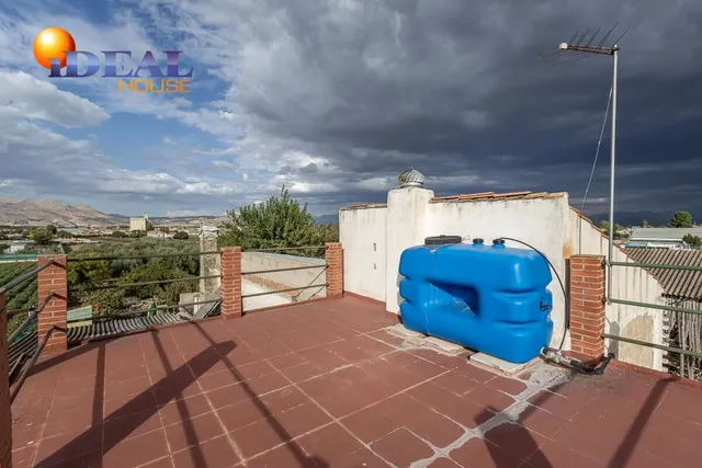 Cortijo con casa de 117 m2 y terreno de 2.312 m2 en Santa Fe — 17