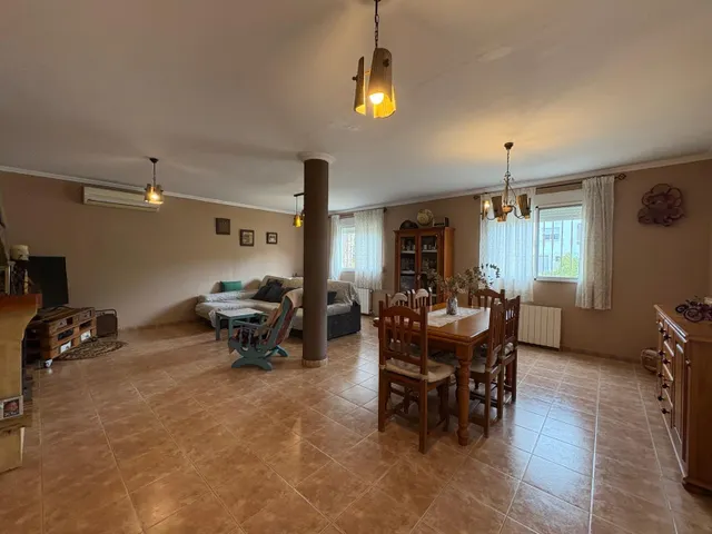 EXCELENTE CHALET EN PERFECTO ESTADO — 17