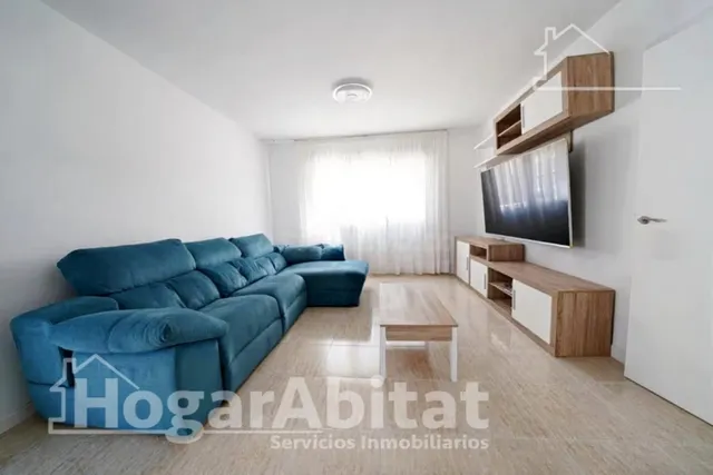 Respira paz entre el mar y la montaña en este exclusivo chalet pareado reformado con piscina privada, solárium y parking — 5
