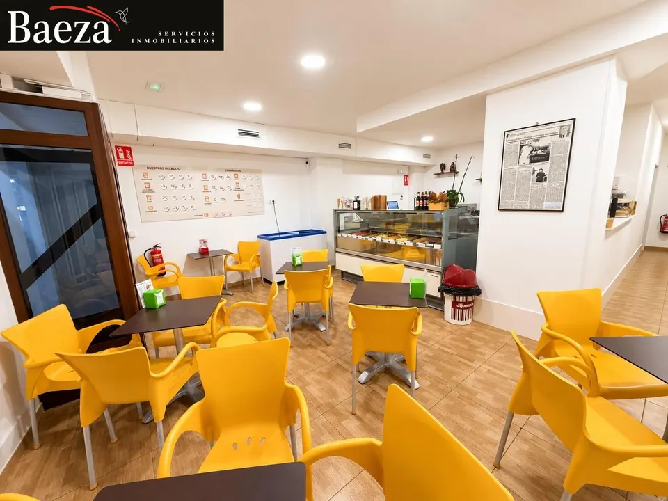 Traspaso de heladería-cafetería totalmente equipada