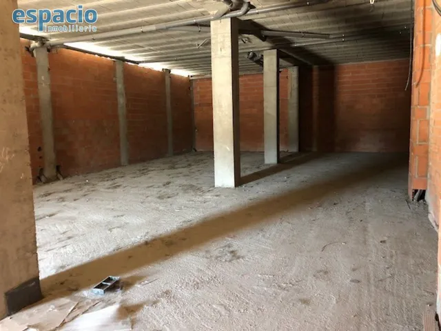 ALQUILER LOCAL EN LA ROSALEDA — 2