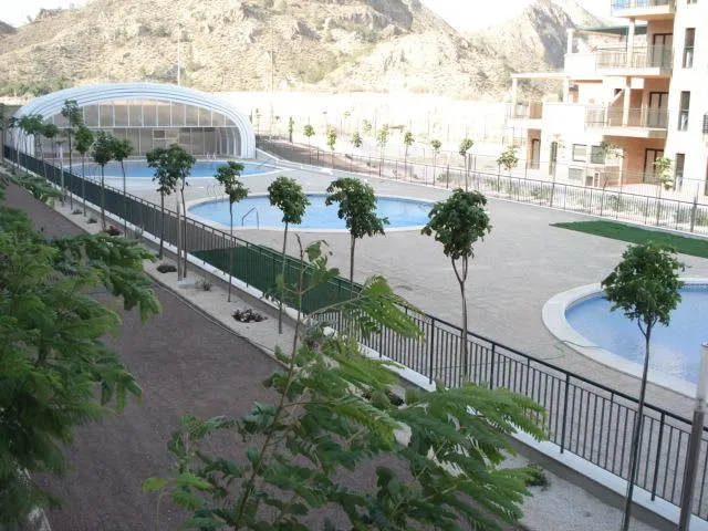 Se vende piso en Archena, 2 dormitorios, 2 baños, y grandes terrazas, similar a atico. — 24