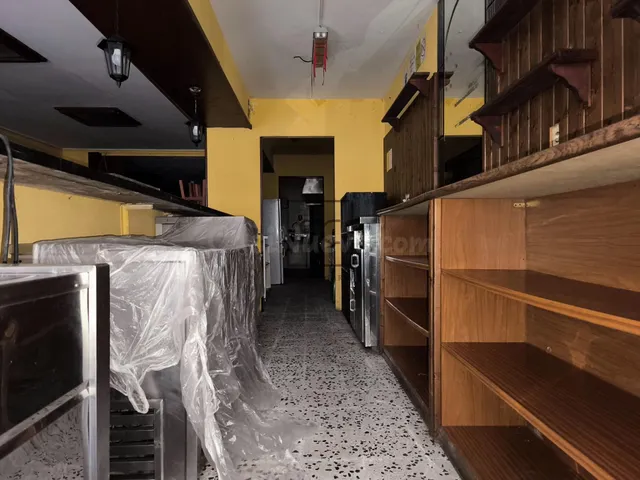LOCAL COMERCIAL EN ULTRAMAR-FERROL — 3