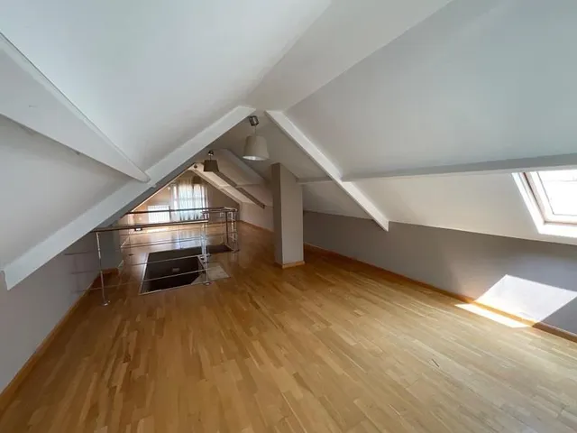 VIVIENDA ADOSADA EN ASTORGA — 11