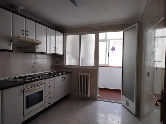 Amplio y Moderno Piso en Venta en la Zona Industria de Albac - foto 3