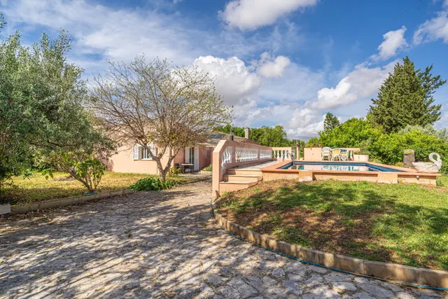 Finca rústica con gran terreno, dos viviendas y piscina en S - foto 4