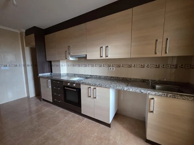 Amplia vivienda de 3 dormitorios con ascensor en Elche — 11