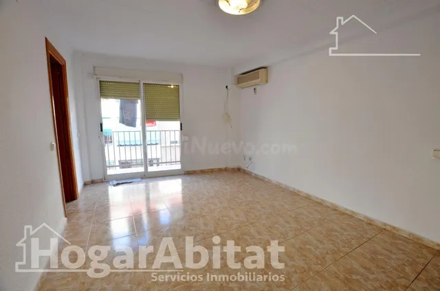 Alto, luminoso y exterior con balcón — 4