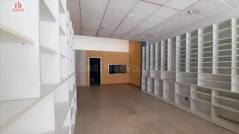 Local comercial sito en el couto, cerca de fátima.