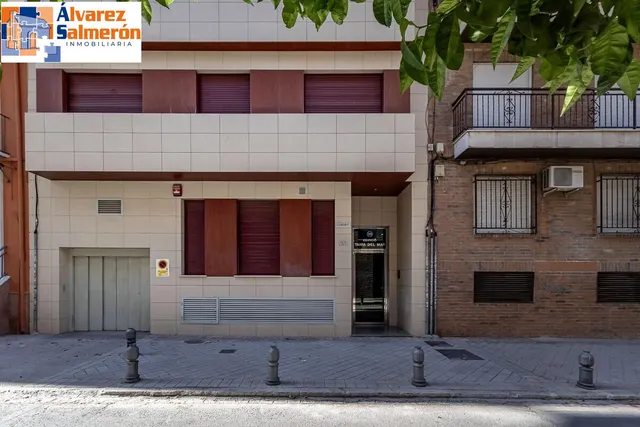 Ático dúplex junto Alhamar con 2 garajes y 2 trasteros — 33