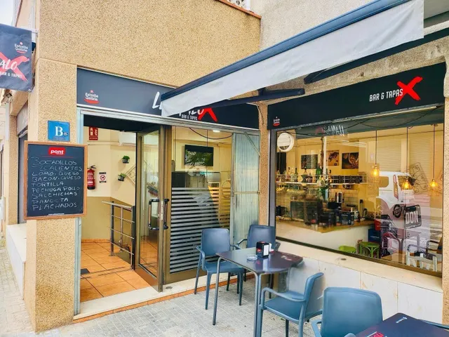 Inversión Estratégica con Rentabilidad Garantizada en el Corazón Comercial de Sant Andreu — 16