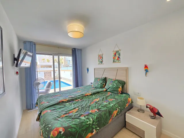Villa 3 habitaciones 111m² en venta - Zona Pueblo — 18