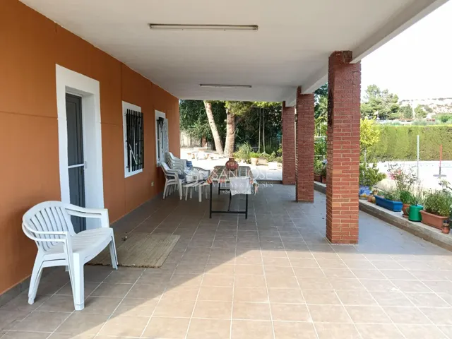 SE VENDE CHALET EN BUEN ESTADO EN MONFORTE DEL CID EN LA ZONA DEL FONT DEL LLOP — 18