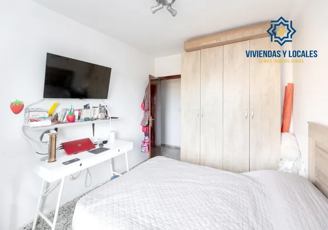 En Venta Piso de 4 dormitorios con ascensor, ideal para reformar a tu gusto. — 11