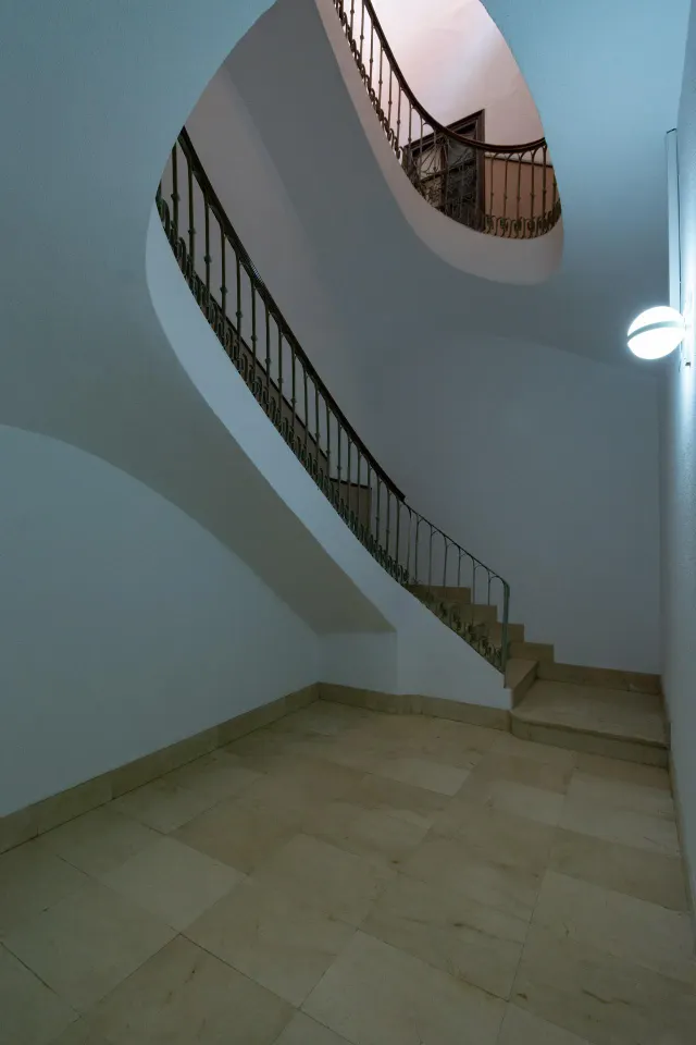 En la calle del Aire, encantador piso que conserva su esencia original — 36