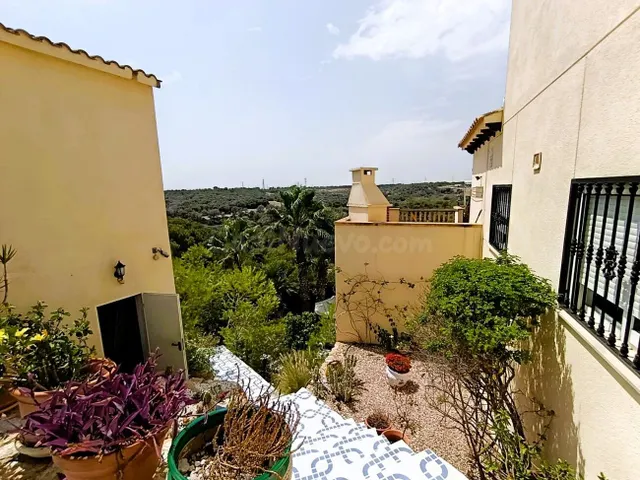 ¡Gran Oportunidad! Villa de Ensueño a Solo 635.000 € en Orihuela Costa — 13