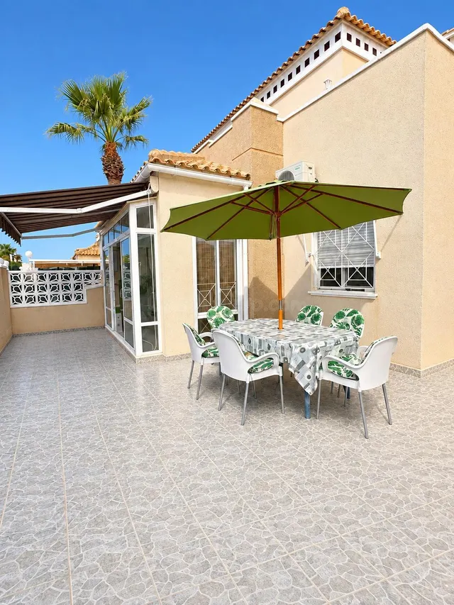 EXCLUSIVA OPORTUNIDAD | CHALET 4 DORMITORIOS | JARDÍN EN ESQ