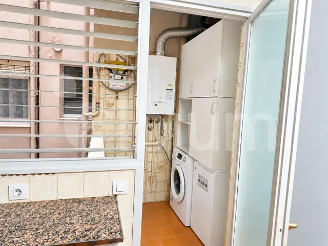 Amplio piso de 4 habitaciones con terraza, parking y trastero — 10