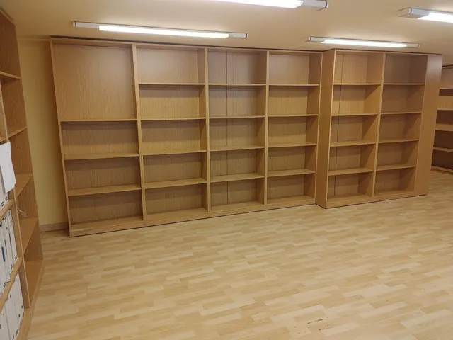 Local comercial 389m² en venta - Santa Margarita-Los Puentes — 43