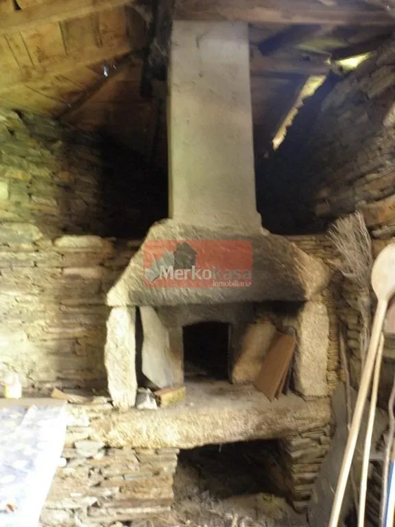 SE VENDE CASA DE PIEDRA SEMI-REFORMADA  CON FINCA CERRADA CERCA DE BÓVEDA — 14