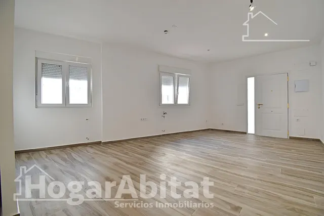 Casa reformada con terraza y garaje en el centro — 7