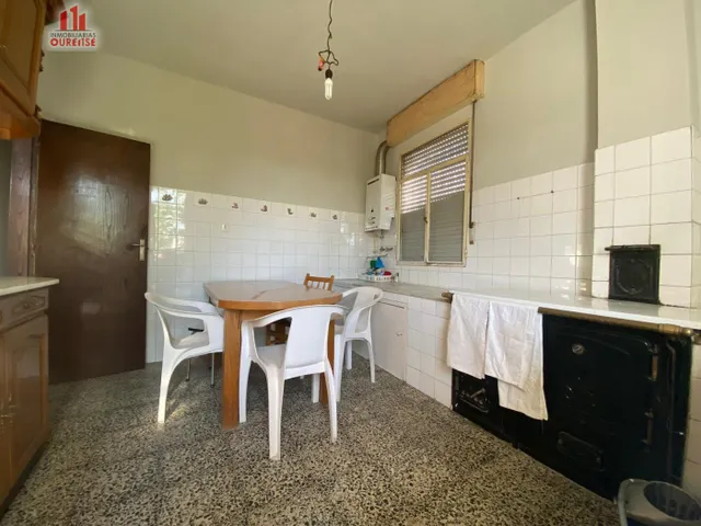 SE VENDE CASA SITUADA EN LA ZONA DE ALONGOS — 8