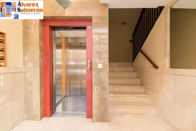 Magnifica vivienda con garaje en vergeles, junto a palacio de deportes — 17