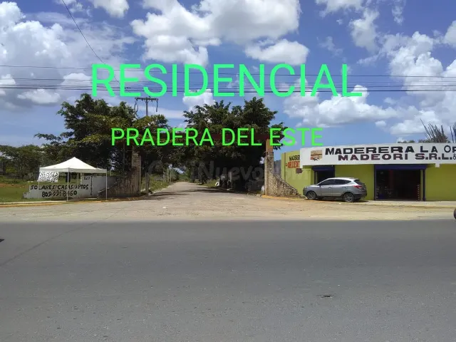 Solar en Res. Pradera del Este, próximo a la carretera Mella