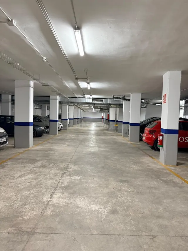 ¡OPORTUNIDAD DE ALQUILER PLAZA DE GARAJE EN RONDA SUR! - foto 3